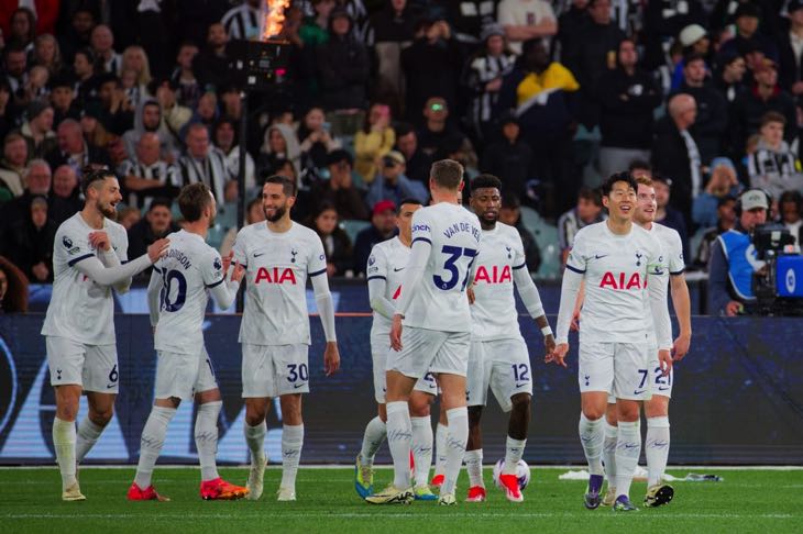 Tottenham celebrate win
